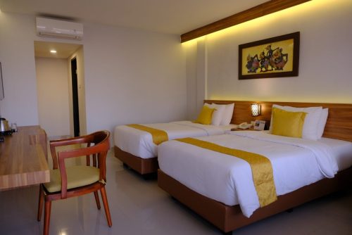 DELUXE-ROOM-TWIN-BED