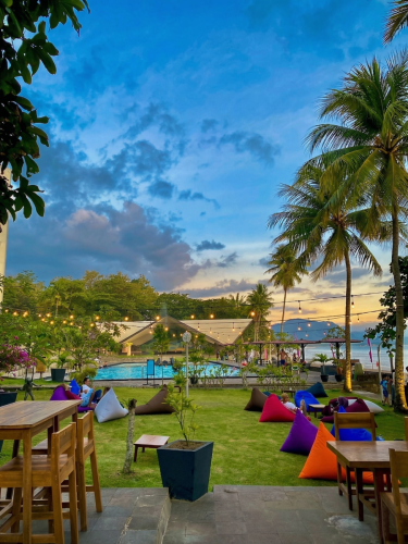 Outdoor Cafe 2