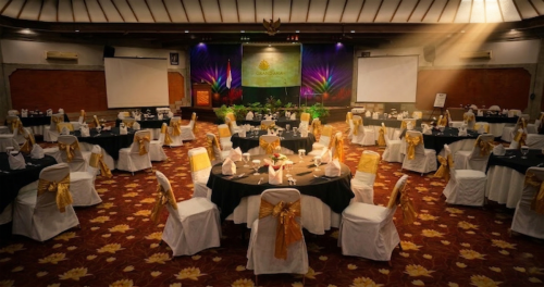 Bale-Banjar-Round-Table