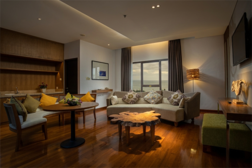 Grand-Suite-Room-Living-Room